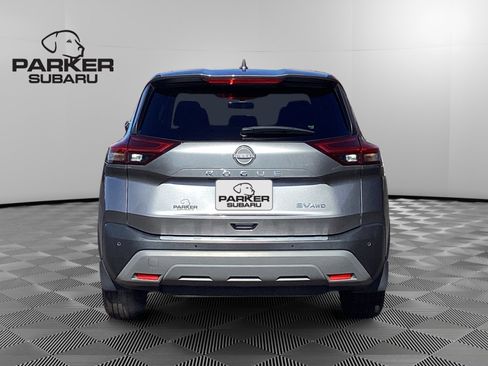 Used 2023 Nissan Rogue SV image 4