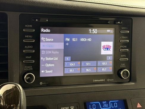Used 2019 Toyota Sienna XLE FWD image 26