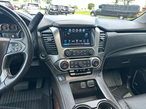 Used 2019 Chevrolet Suburban LT AWD/4WD image 12