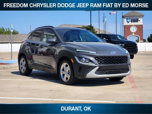 Used 2023 Hyundai Kona SEL w/ Convenience Package image 2