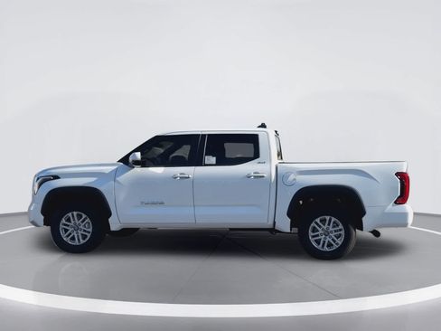 Used 2026 Toyota Tundra SR5 w/ SR5 Premium Package AWD/4WD image 5
