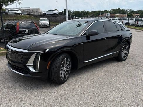 Used 2024 Cadillac Lyriq Luxury AWD/4WD image 5