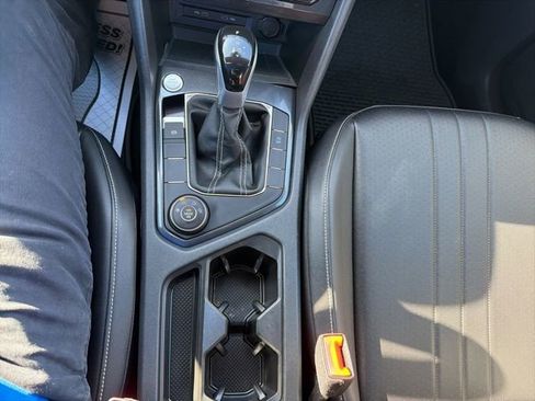 Certified 2024 Volkswagen Tiguan SE image 15