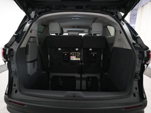 Used 2023 Toyota Sienna XLE FWD image 10