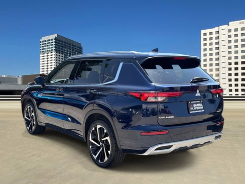 Used 2023 Mitsubishi Outlander SEL image 3