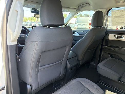 New 2026 Ford Explorer Active RWD image 18