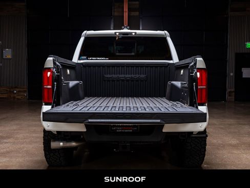 Used 2024 Toyota Tacoma TRD Sport image 9