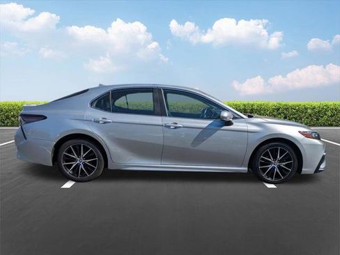 Certified 2024 Toyota Camry SE FWD image 3