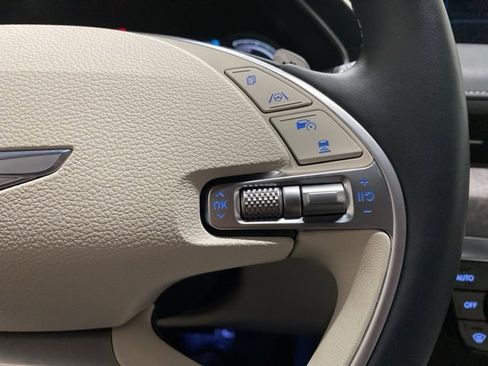 Used 2024 Genesis G80 image 35