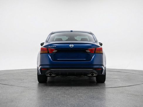 Used 2025 Nissan Altima 2.5 SV image 7