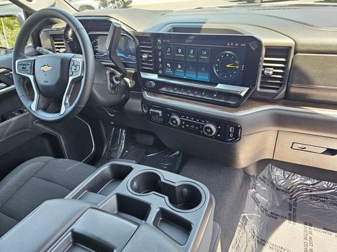 New 2025 Chevrolet Silverado 1500 LT AWD/4WD image 7