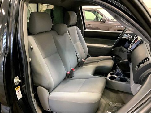 Used 2010 Toyota Tacoma 4x4 Regular Cab image 6