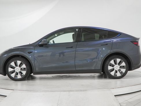 Used 2023 Tesla Model Y Long Range image 5