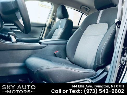 Used 2024 Nissan Sentra SV FWD image 9