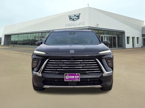 Used 2025 Buick Enclave Preferred image 2