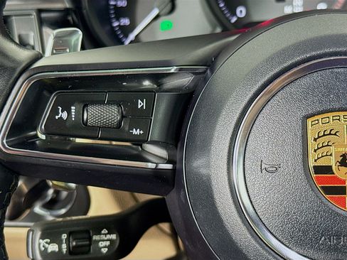 Used 2023 Porsche Macan AWD/4WD image 11