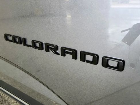 Used 2022 Chevrolet Colorado Z71 w/ Trail Boss Package AWD/4WD image 17