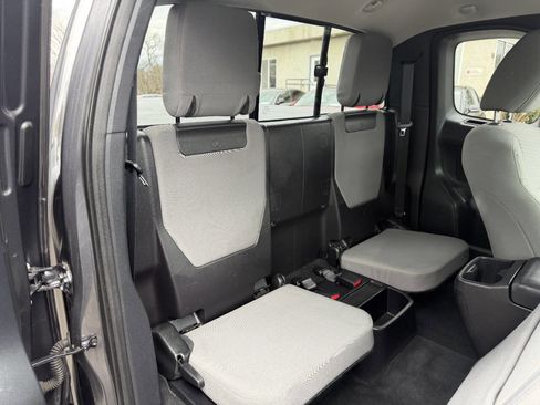 Used 2016 Toyota Tacoma SR5 w/ Exterior Package image 19