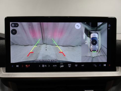 Used 2025 Ford Explorer ST-Line w/ ST-Line Street Pack image 29