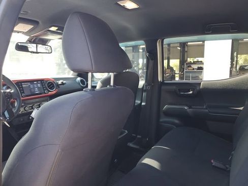 Used 2020 Toyota Tacoma TRD Sport AWD/4WD image 9