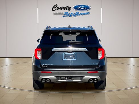 Used 2023 Ford Explorer Platinum w/ Technology Package AWD/4WD image 4