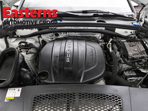 Used 2021 Porsche Macan AWD/4WD image 7