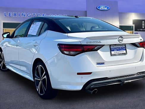 Used 2020 Nissan Sentra SR w/ Premium Package FWD image 4