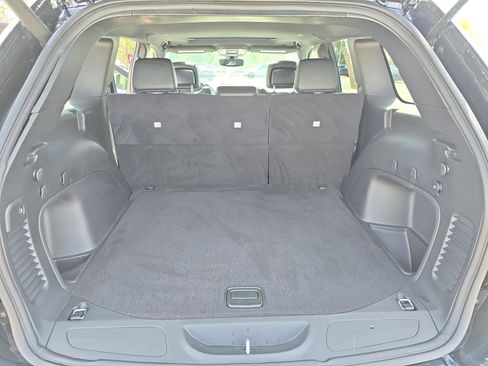 Used 2021 Jeep Grand Cherokee Limited image 12