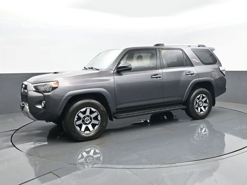 Used 2018 Toyota 4Runner TRD Off-Road image 2