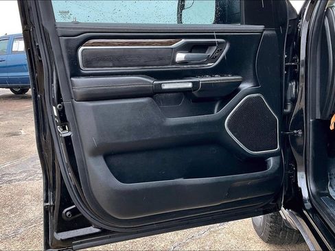 Used 2019 RAM 1500 Laramie AWD/4WD image 17
