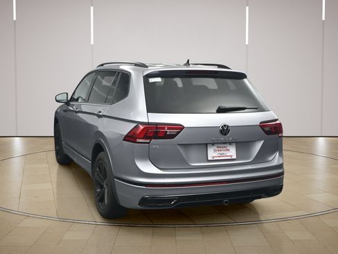Used 2024 Volkswagen Tiguan SE R-Line FWD image 6
