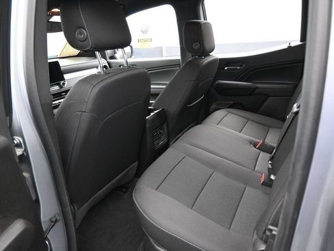 Used 2025 Chevrolet Colorado LT RWD image 38