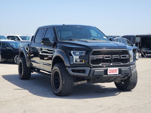 Used 2018 Ford F150 Raptor w/ Equipment Group 802A Luxury AWD/4WD image 3