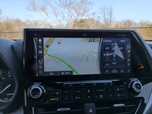 Used 2021 Toyota Highlander Platinum image 16