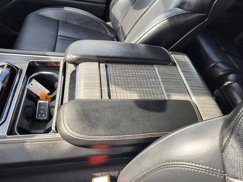 Used 2024 Jeep Wagoneer Series II w/ Flexible Seating Group RWD image 18