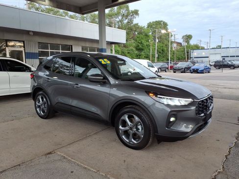 Certified 2025 Ford Escape ST-Line Select AWD/4WD image 1