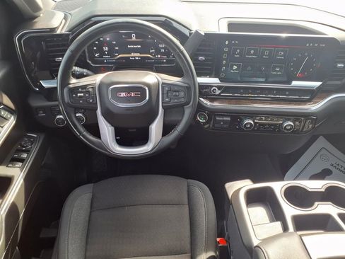 Used 2025 GMC Sierra 1500 SLE image 9