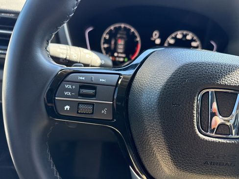 Certified 2025 Honda Pilot EX-L image 30