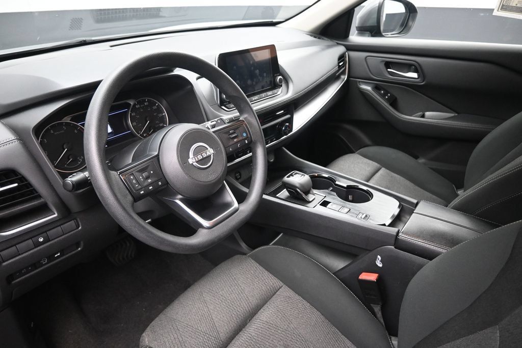 Used 2024 Nissan Rogue SV FWD image 20