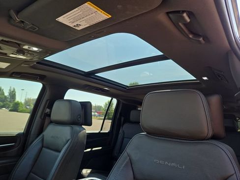 Used 2021 GMC Yukon XL Denali w/ Denali Ultimate Package AWD/4WD image 30