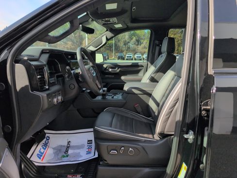 Used 2025 GMC Sierra 1500 AT4X image 17