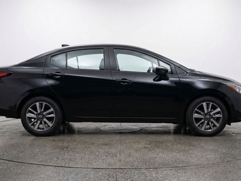 Used 2025 Nissan Versa SV image 11