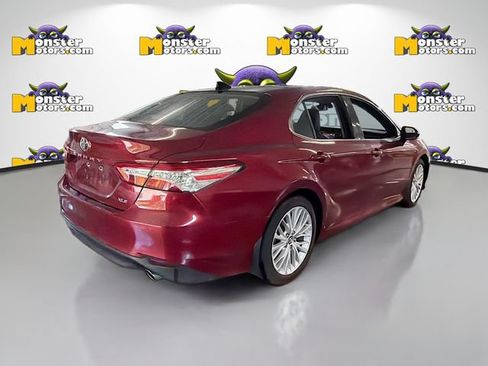 Used 2018 Toyota Camry FWD image 4