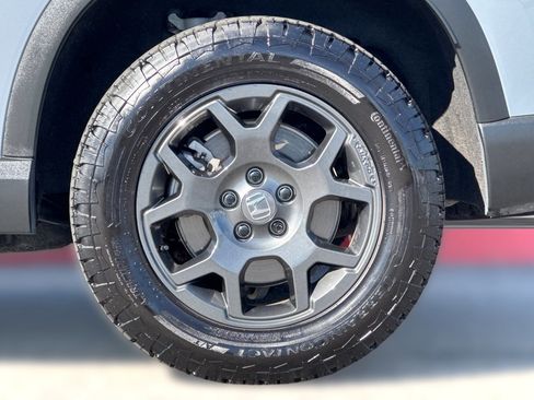 Certified 2025 Honda Pilot TrailSport image 11