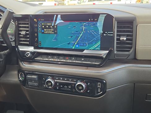 Used 2025 GMC Sierra 1500 SLT image 17