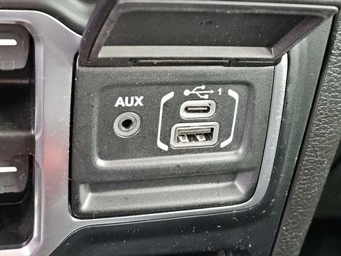 Used 2023 Jeep Gladiator Sport AWD/4WD image 14