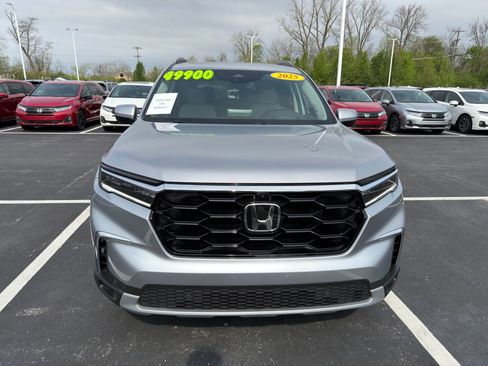 Used 2025 Honda Pilot Elite image 11