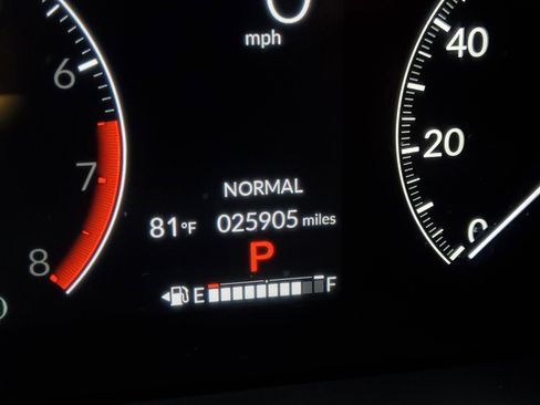 Used 2025 Honda Pilot Sport image 25