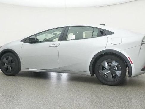 New 2026 Toyota Prius Plug-In Hybrid FWD image 19
