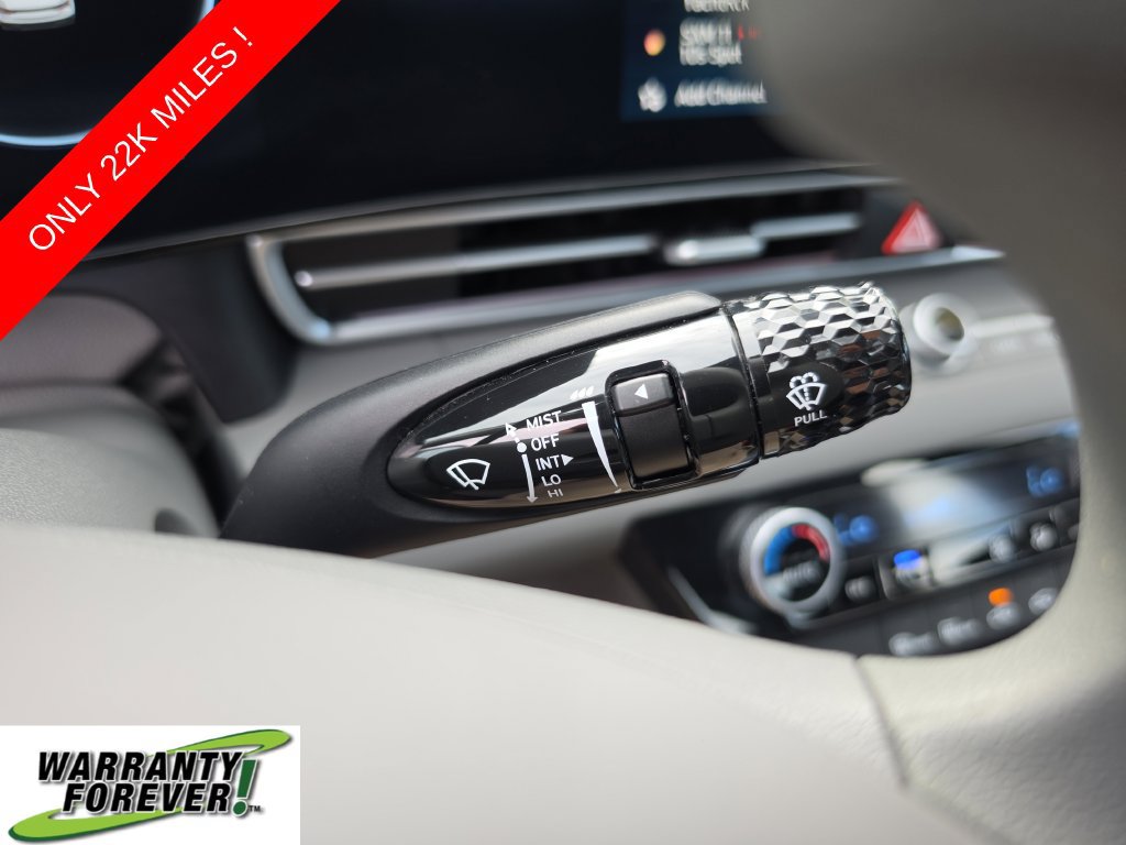 Used 2024 Hyundai Elantra SEL FWD image 21